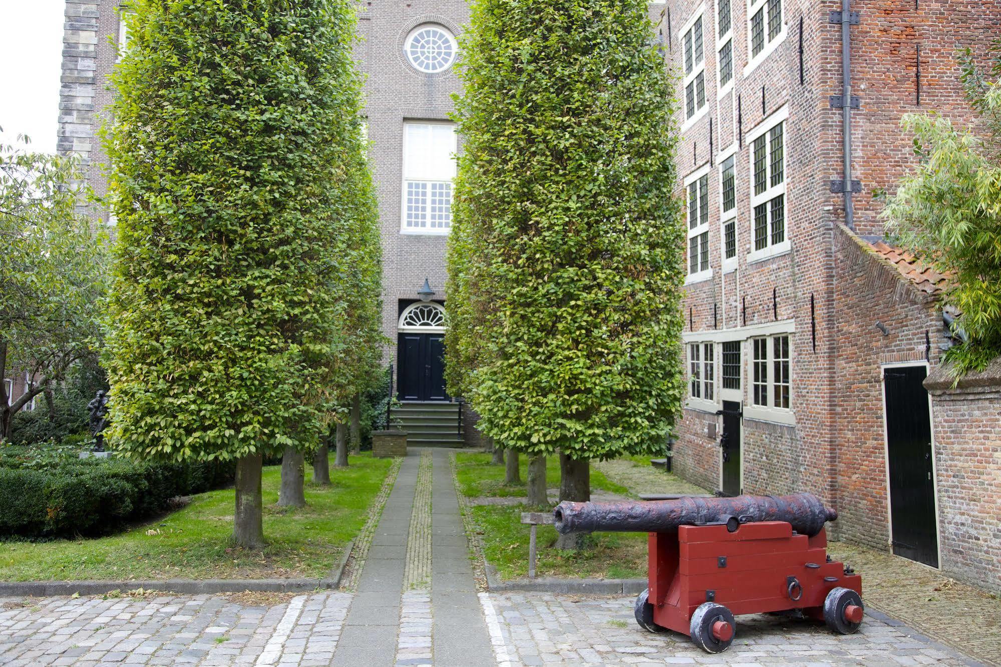 Hotel De Koepoort 4*
